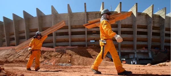Operário trabalham na reforma do Mineirão. Foto: Sylvio Coutinho/Divulgação