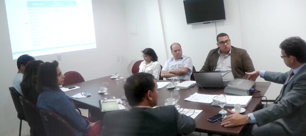 Reunião entre Ethos, CGU e Secot de Fortaleza debate como melhorar a transparência dos investimentos da cidade para a Copa 2014. Foto: Assessoria de Imprensa/Secot